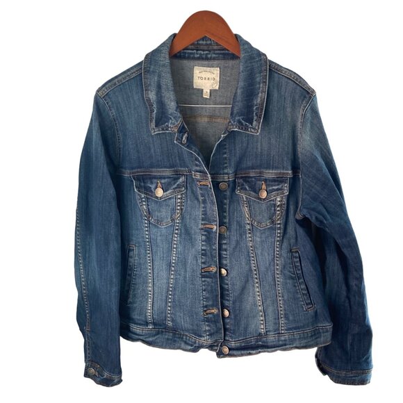 Torrid Women's Stretch Denim Trucker Jean Jacket Sz 2 2X Medium Wash Distressed - Picture 1 of 8